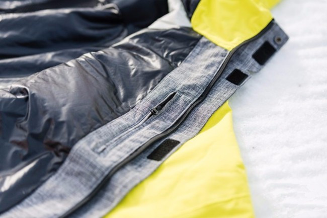 HALTI滑雪服沖鋒衣偏重自由式滑雪設(shè)計(jì)